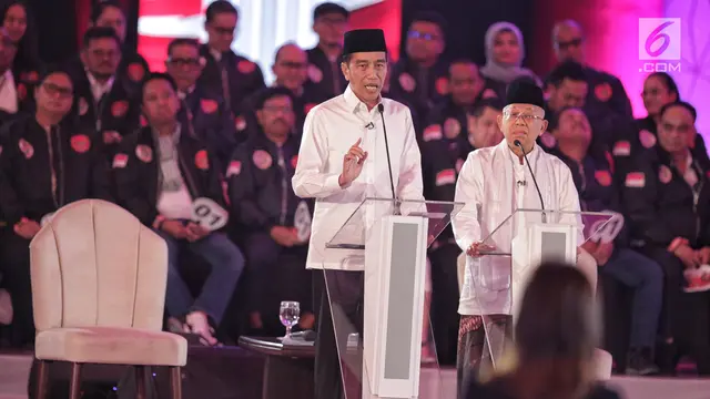 Ekspresi Jokowi - Ma'ruf Amin Saat Mengikuti Debat Perdana