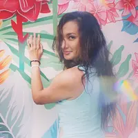 Nadine Chandrawinata merupakan Puteri Indonesia 2005, kariernya di dunia hiburan sebagai aktris, presenter dan model cukup gemilang. (Foto: instagram.com/nadinelist)