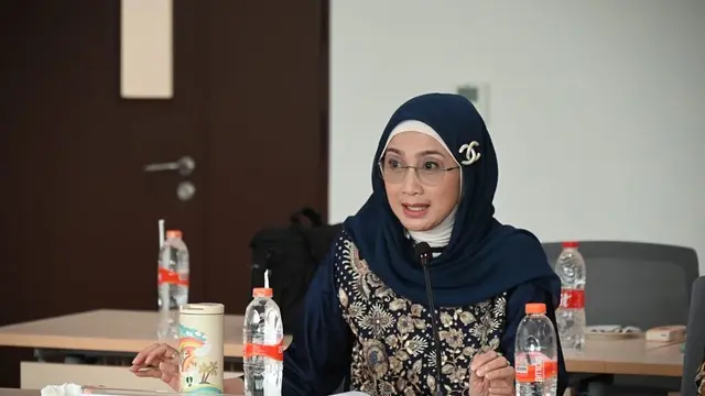 6 Artis Indonesia Ini Pernah Menjadi Dosen, Berprestasi dan Bikin Bangga