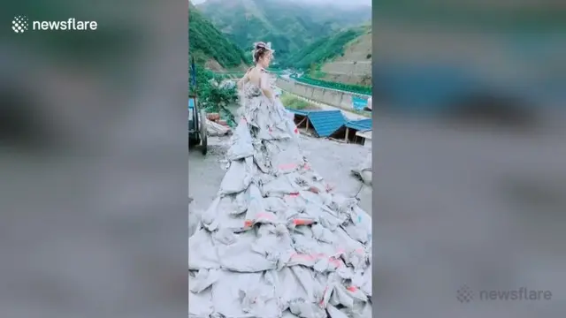 Keren, Petani Tiongkok Ubah Bungkus Semen Jadi Gaun Pengantin