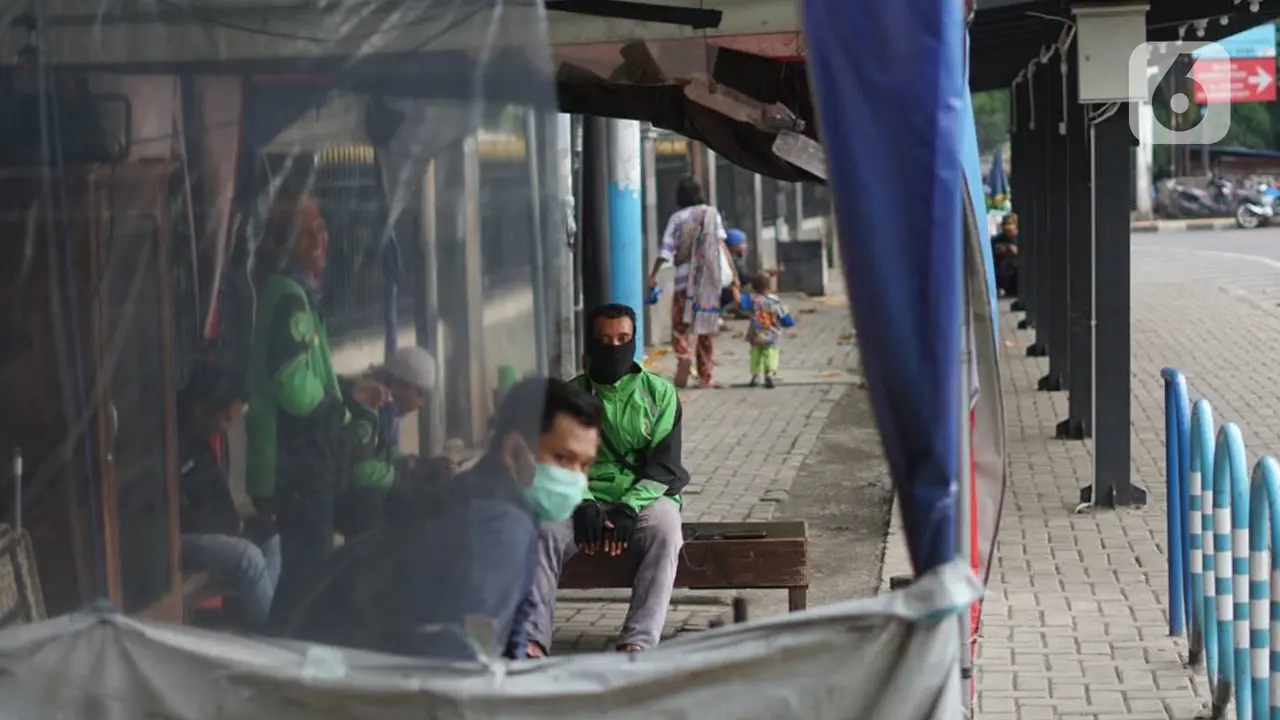 Pengemudi Ojek Daring di Kawasan Cibubur