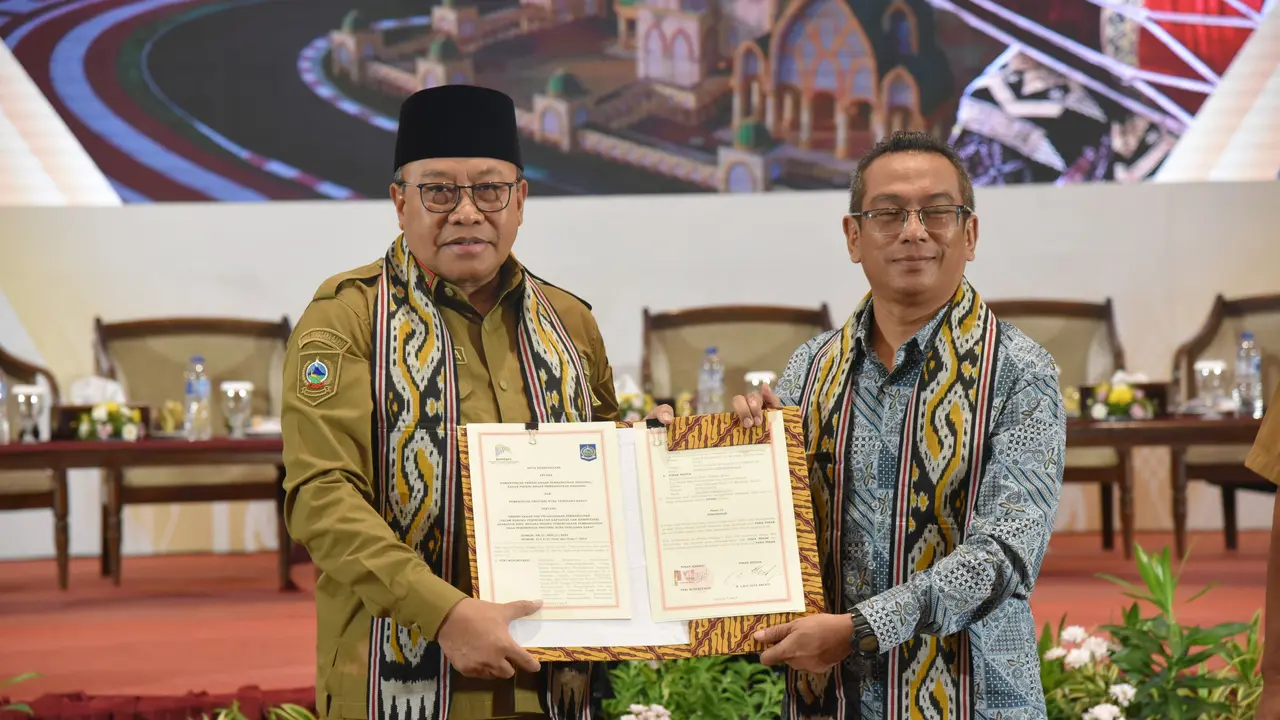 Kepala Bappeda NTB Dr. Ir. B. Iswandi.M.Si,