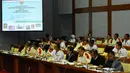 Roy suryo bersama pejabat Kemenpora mengadakan rapat di Komisi X DPR-RI, Senayan, Jakarta, Senin (25/8/2014) (Liputan6.cm/Andrian M Tunay)