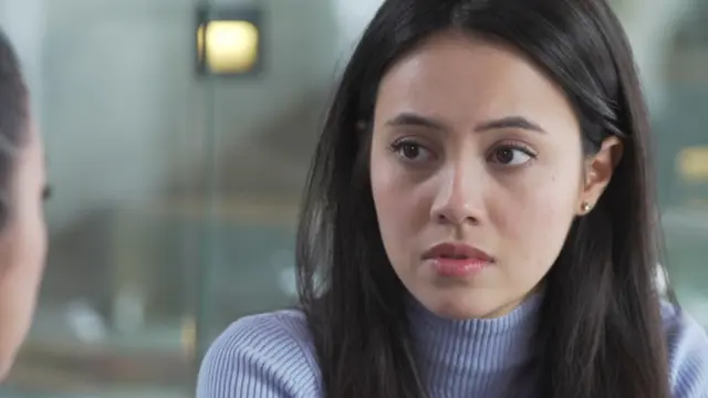 Di Antara Dua Cinta