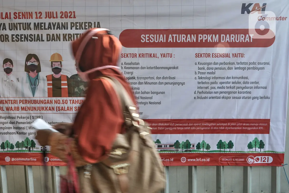 Pemeriksaan STRP Penumpang KRL di Stasiun Bekasi