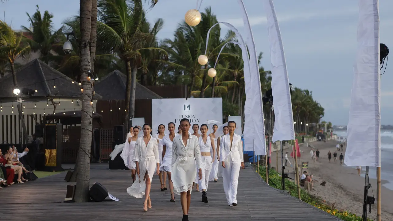 Kolaborasi Desainer Lokal dan Internasional di Fusion Fashion Bali 2023