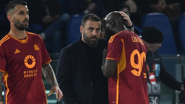 Daniele De Rossi dan Romelu Lukaku