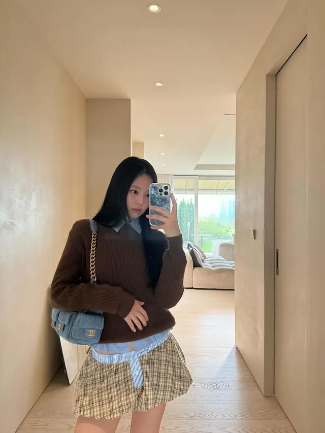 Gaya Kembar Nagita Slavina dan Jennie BLACKPINK Nonton Konser Comeback 2NE1 di Korea dengan Jinjing Tas Chanel