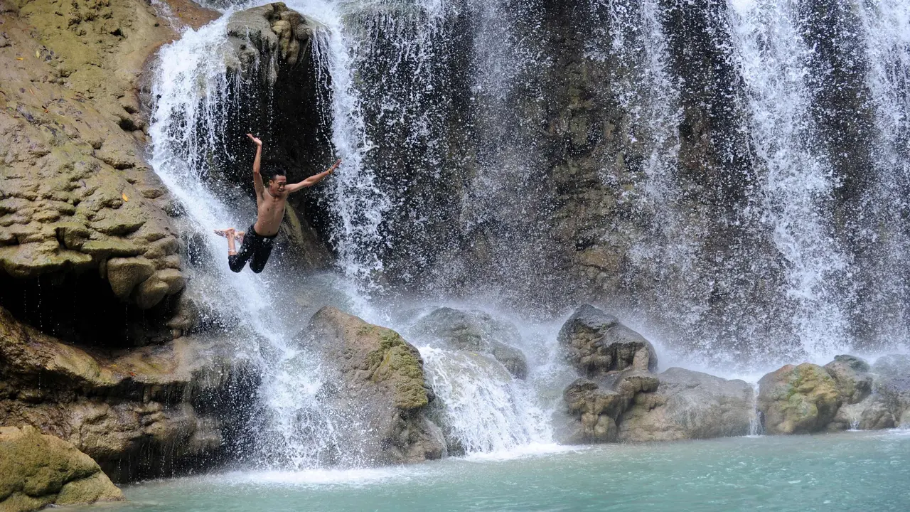 Air Terjun Lapopu di Sumba