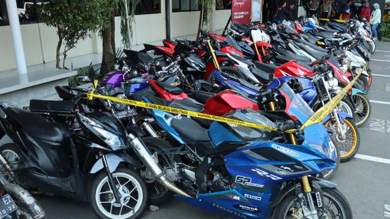 Polisi Sita Ratusan Motor Knalpot Brong dan Balap Liar di Malang