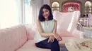 Kini punya rambut panjang, rupanya calon istri Kaesang Pangarep ini pernah berambut pendek. Tampil sederhana dan simpel, tak mengurangi pesona wanita kelahiran Pennsylvania, Amerika Serikat ini. Tampil tanpa makeup, Erina Gudono disebut pancarkan cantik alami. Pamer senyum kelihatan gigi atau tidak, Erina tetap punya senyuman yang khas. (Liputan6.com/IG/@erinagudono)