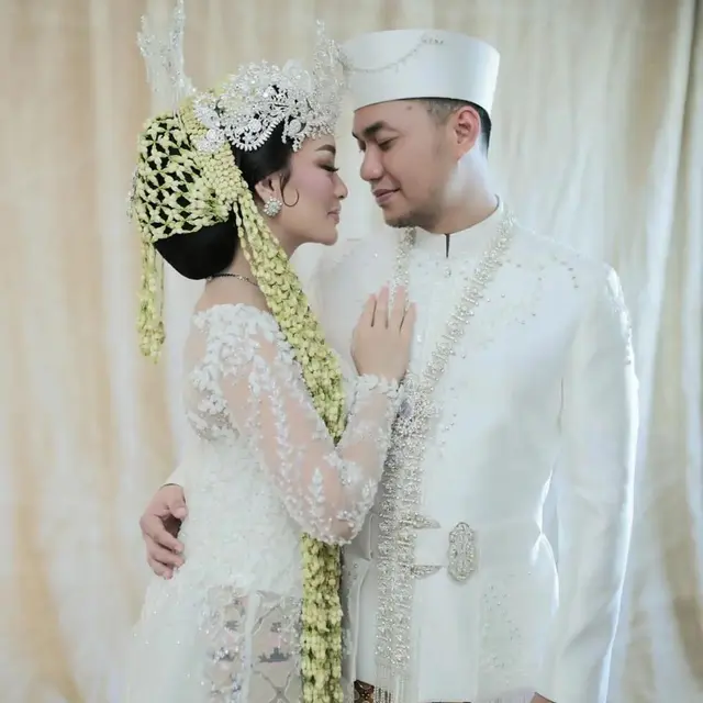 Dituding Hamili Model, Ini 6 Potret Sirajuddin dan Zaskia Gotik dari Awal Nikah hingga Kini