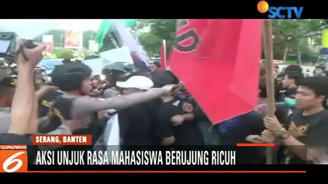 Mereka menuntut janji Jokowi-JK yang berlum terealisasi terutama mensejahterakan masyarakat .