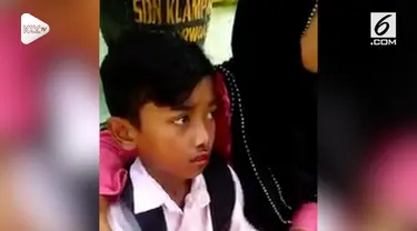 Aksi kekerasan guru kepada murud terjadi di SDN Klampitan 2, Purwoasri , Kediri. Akibat perbuatan sang guru, korban yang duduk di kelas 5 itu mengalami pendarahan pada hidungnya.