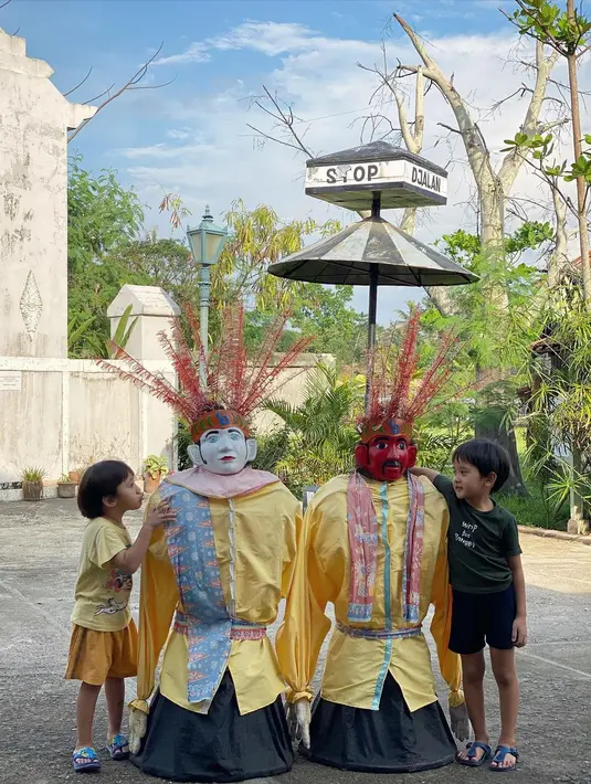 Zaskia Adya Mecca Ondel-ondel (Instagram/zaskiadyamecca)