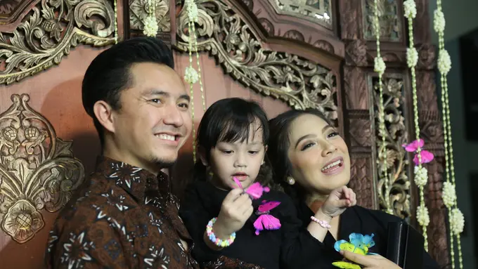 [Bintang] Omesh dan Dian Ayu