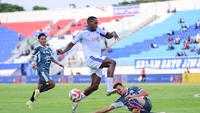 BRI Super League: Tekuk PSIM, Arema FC Akhiri Musim Berat dengan Bernyanyi Bareng Aremania