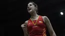 Tunggal putri Spanyol, Carolina Marin, merayakan kemenangan atas tunggal Korsel pada Indonesia Masters 2019 di Istora Senayan, Jakarta, Kamis (24/1). Marin lolos ke perempat final. (Bola.com/M. Iqbal Ichsan)