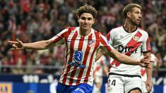 Julian Alvarez tampil menawan dalam laga lanjutan Liga Spanyol 2025/2026 saat menjamu Rayo Vallecano di Metropolitano stadium, Madrid, Kamis (25/09/2025) dini hari WIB. (AFP/Javier Soriano)