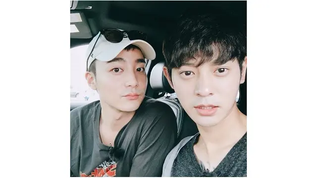 Teseret Kasus Prostitusi, Ini 6 Momen Kedekatan Roy Kim dan Jung Joon Young