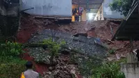 Dinding Turap di Perumahan Puri Pamulang Longsor, Enam Rumah Tertutup Material Tanah