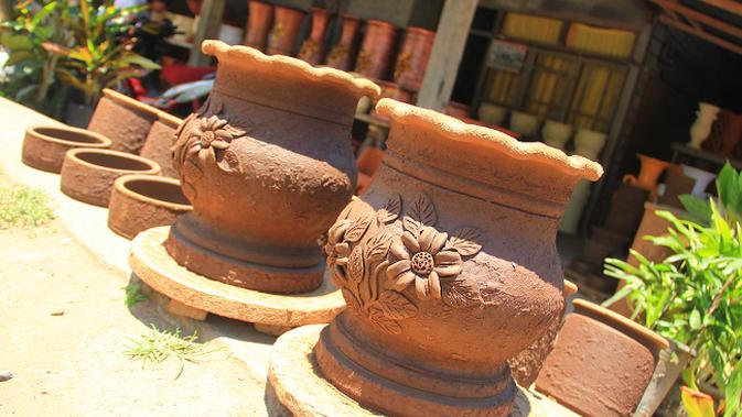 Desa Pulutan Markas Pengrajin Keramik  Cantik di Sulawesi 