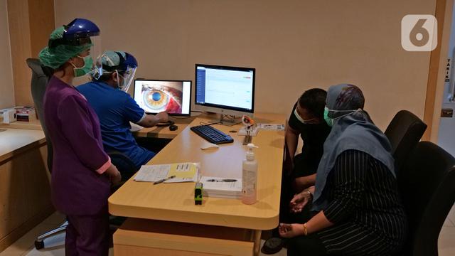 FOTO: Pemeriksaan Mata