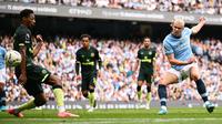 Berkat kemenangan ini, Manchester City perkasa di puncak klasemen Premier League dengan nilai sempurna 12 poin. Adapun Brentford menghuni posisi tujuh dengan enam poin. (AFP/Oli Scarff)