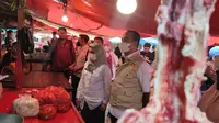Kasubdit Industri dan Perdagangan (Indagsi) Direktorat Reserse Kriminal Khusus Polda Kaltim, AKBP Ronni Bonic memimpin sidak di Pasar Sepinggan dan Pasar Pandansari.