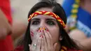 Tatapan kosong salah satu suporter Spanyol usai La Furia Roja dipermalukan De Oranje 1-5 di penyisihan Grup B Piala Dunia 2014 di Fonte Nova Arena, Salvador, Brasil, (14/6/2014). (REUTERS/Michael Dalder)