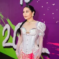 Penampilan Prilly Latuconsina berkebaya di FFI 2022 disorot. @prillylatuconsina96.