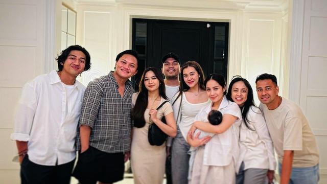 6 Potret Artis Nobar Indonesia Vs Uzbekistan di Rumah Raffi Ahmad, Bertemu Baby Lily