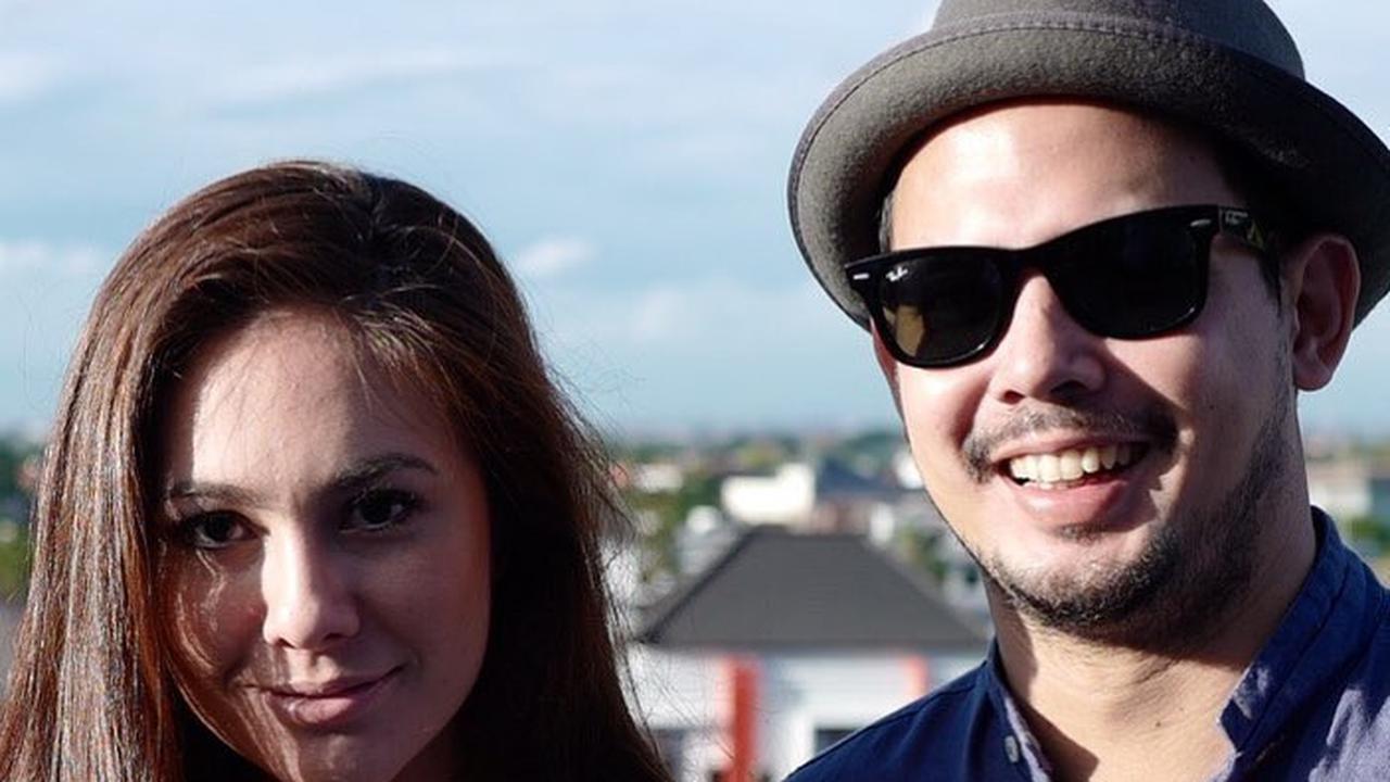 Gugat Cerai Usai 12 Tahun Nikah, Ini 6 Potret Mesra Wulan Guritno dan Adilla Dimitri