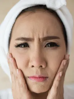 Kerutan dini pada wajah bisa muncul tanpa disadari. (Foto/Dok: Magnific)