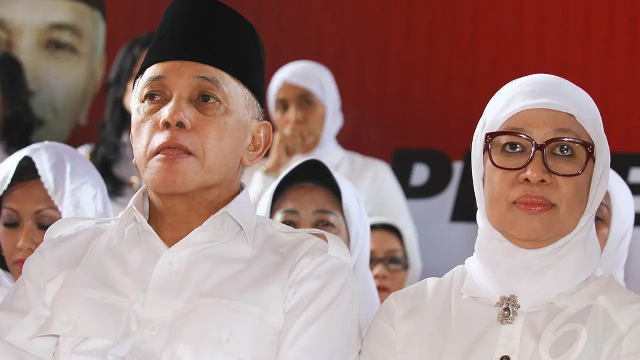 Jelang Pilpres, Hatta Rajasa Dikelilingi Ratusan Perempuan