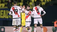 Para pemain Rayo Vallecano merayakan kemenangan 0-1 di kandang Villarreal dalam lanjutan La Liga, Selasa (31/1/2023) (AFP/Jose Jordan)