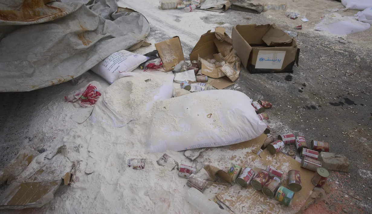 Sebelumnya, otoritas Gaza melaporkan jumlah truk bantuan kemanusiaan yang masuk Gaza masih jauh dari kebutuhan. (AP Photo/Ariel Schalit)
