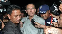 Suryadharma Ali  mengaku dipanggil sebagai saksi terkait penyelidikan pengelolaan dana haji Kemenag tahun 2012-2013, Jakarta, Selasa (6/5/2014) (Liputan6.com/Johan Tallo)