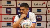 Kapten Brunei Darussalam, Hendra Azam Idris, saat memberikan keterangan pers jelang laga Kualifikasi Piala Dunia 2026 zona Asia kontra Timnas Indonesia, Rabu (11/10/2023). Kedua tim akan bertarung di Stadion Utama Gelora Bung Karno, Senayan, pada Kamis (12/10/2023). (Bola.com/Abdul Aziz)
