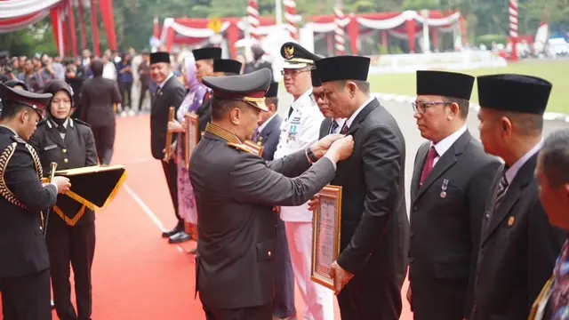 Bupati OKU Timur H. Lanosin