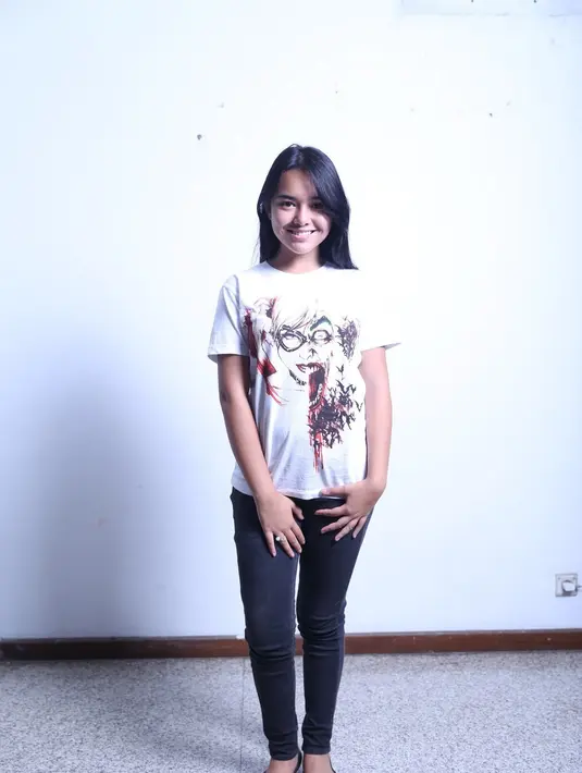 Pemeran belia, Amanda Manopo membuat vlog khusus dipersembahkan buat HUT SCTV ke-26 yang diunggah melalui vidio.com. Manda menceritakan pengalamannya bermain dalam sinetron MIL. Malam puncak ini digelar mulai pukul 19.00. (Nurwahyunan/Bintang.com)