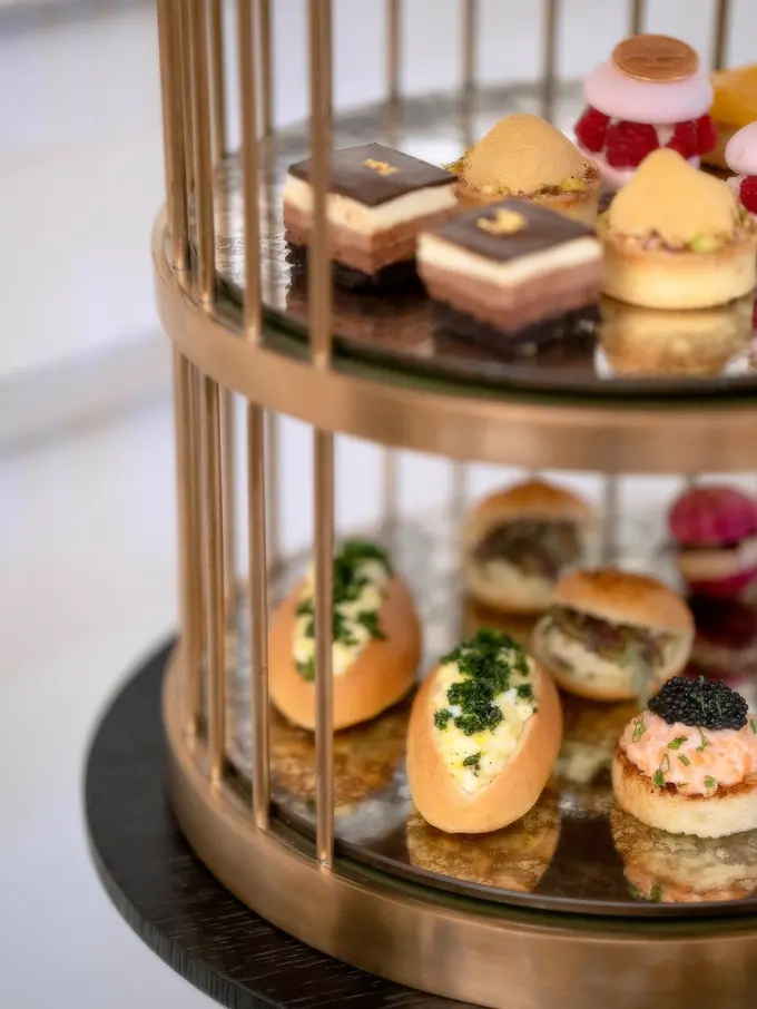 Rehat Sore Sambil Menikmati Afternoon Tea di Alice The Langham Jakarta