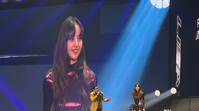 Tampilan Lisa Blackpink saat fan meet di Jakarta. [Anisha/Fimela]