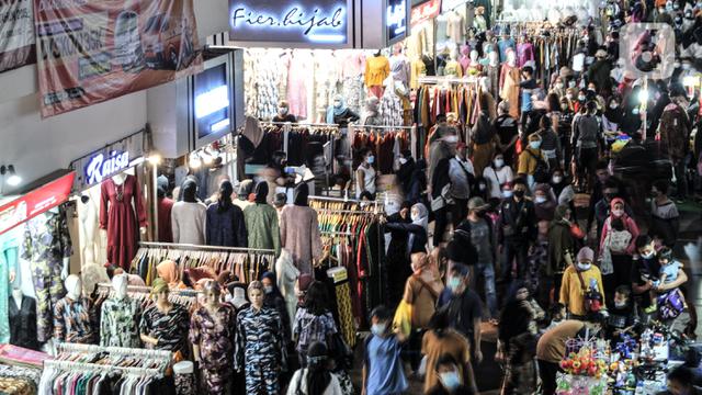 Kerumunan Pasar Tanah Abang Blok A