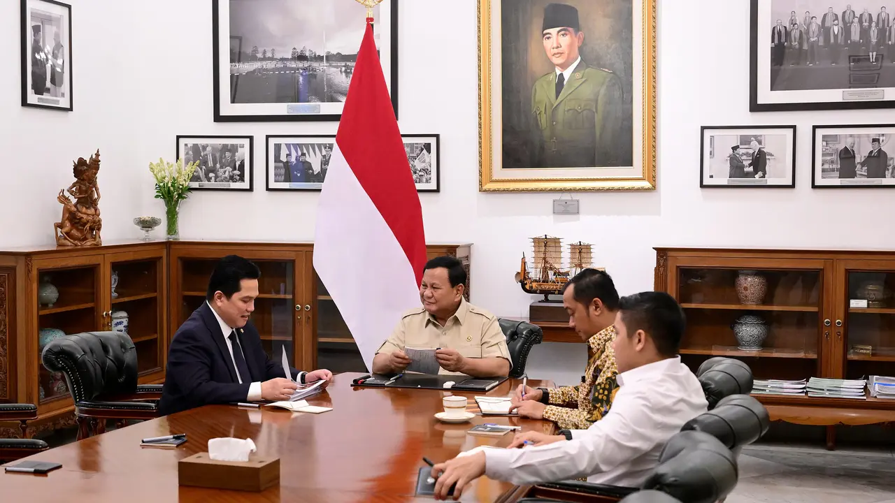 Presiden Prabowo Subianto memanggil Menteri Badan Usaha Milik Negara (BUMN) Erick Thohir ke Istana Merdeka, Jakarta, Rabu (4/6/2025).