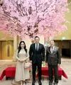 Penampilan Annisa Pohan mencuri perhatian saat hadiri ulang tahun Kaisar Jepang Naruhito yang ke-65 [@agusyudhoyono]