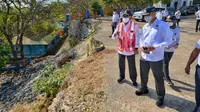 Menteri Perhubungan Budi Karya Sumadi meninjau Pelabuhan Tenau di Kupang, Nusa Tenggara Timur (NTT).