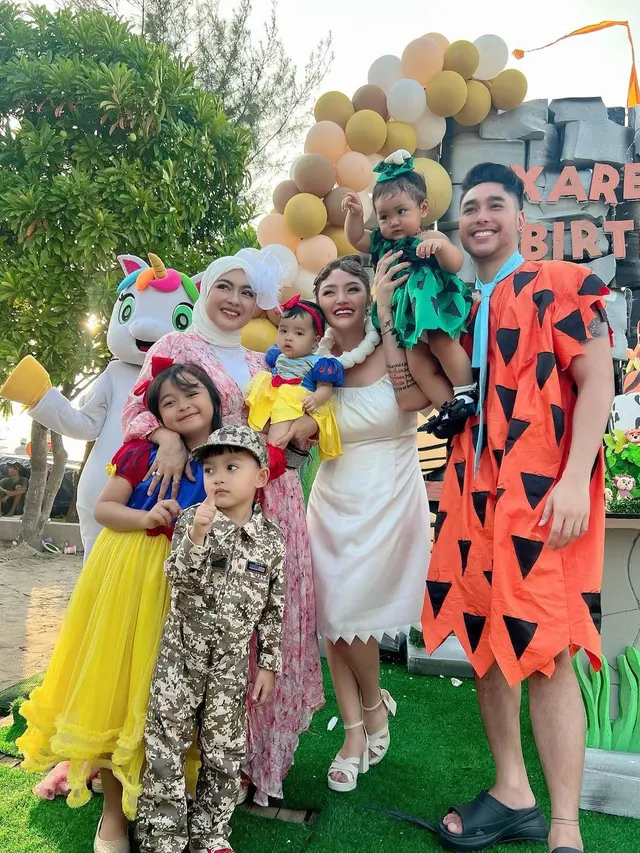 Xarena anak Siti Badriah dan Krisjiana Baharudin rayakan ultah pertama (Foto: IG vizzadara)