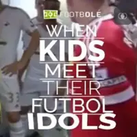 Para bocah begitu takjub melihat pesepakbola favoritnya. Tapi bagian Lionel Messi ngeselin abis. Kenapa?