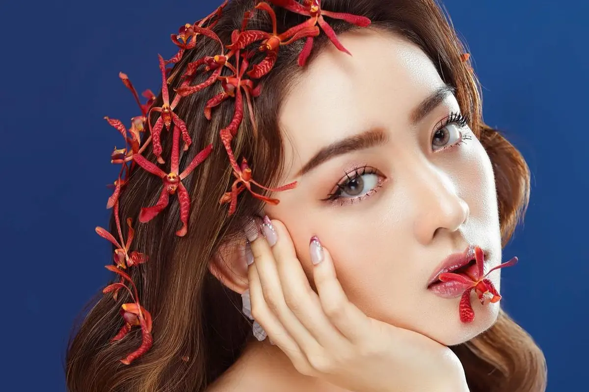 6 Inspirasi Makeup Imlek ala Artis Keturunan Tionghoa, Natasha Wilona hingga Agnez Mo